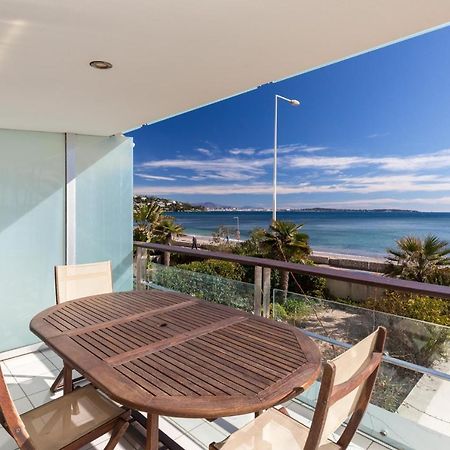 Bright Two Bedroomed Apartment On The Beach In Cannes With Huge Terrace With Fabulous Sea Views - 2001 Екстер'єр фото
