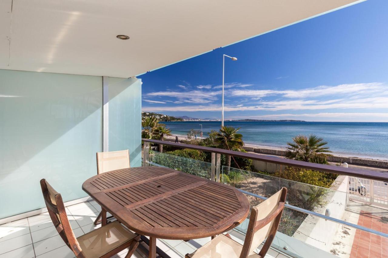 Bright Two Bedroomed Apartment On The Beach In Cannes With Huge Terrace With Fabulous Sea Views - 2001 Екстер'єр фото