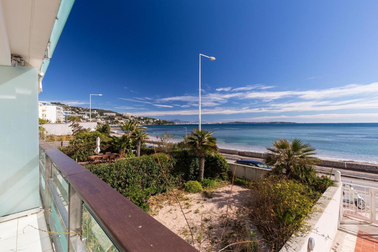 Bright Two Bedroomed Apartment On The Beach In Cannes With Huge Terrace With Fabulous Sea Views - 2001 Екстер'єр фото